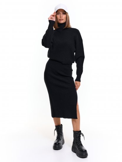 Ribbed roll neck pullover