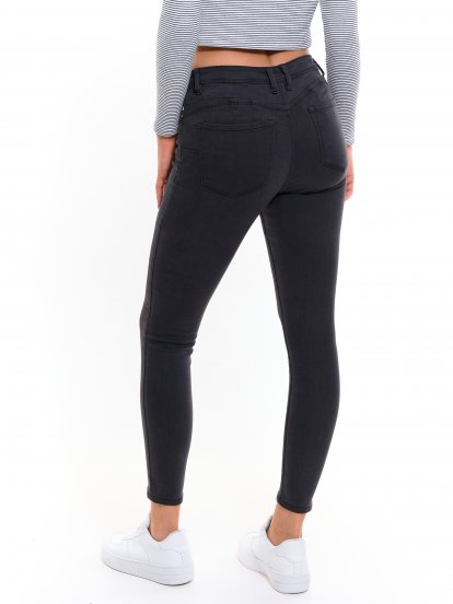 Push-up effect low waist skinny jeans