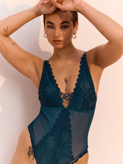 Lace non-wired bodysuit