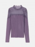 Rollneck t-shirt with lace