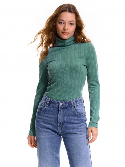 Ženski pulover z visokim ovratnikom