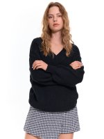 Dlouhý dámský pulovr s véčkovým výstřihem