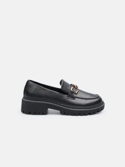 Platform loafers with chain