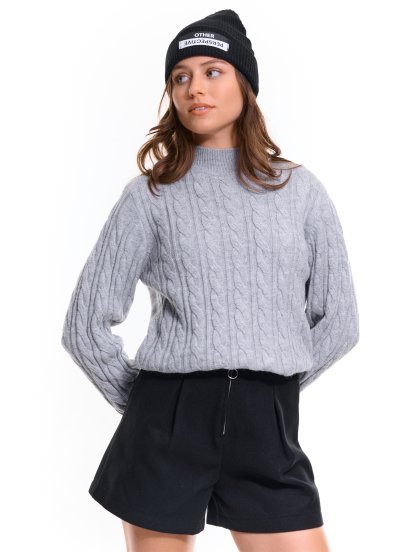Пуловер с плетен вид