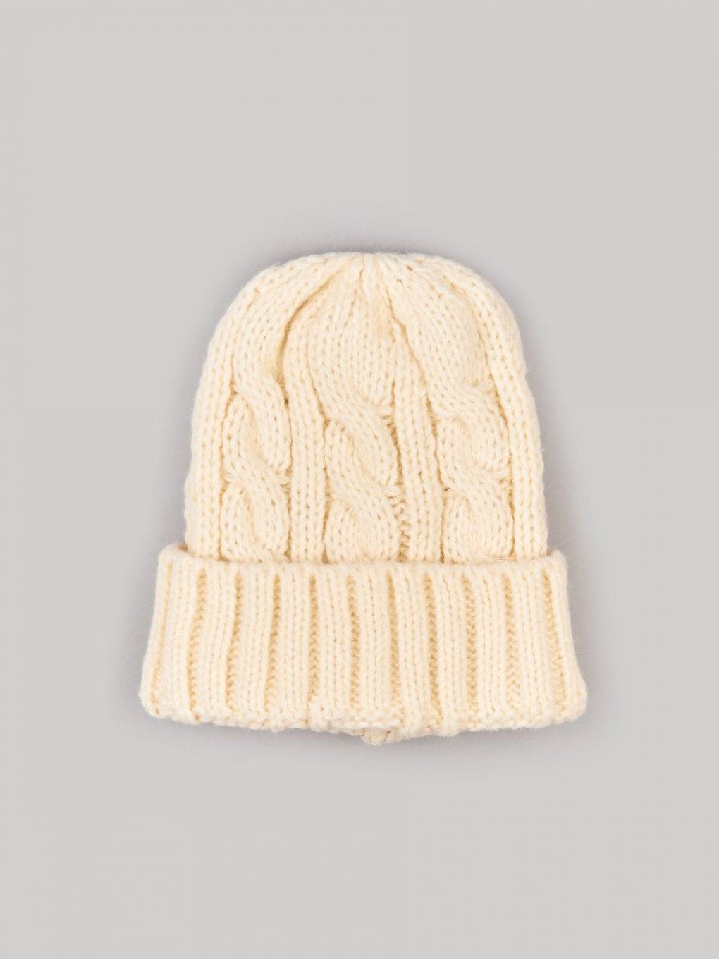 Basic knitted beanie