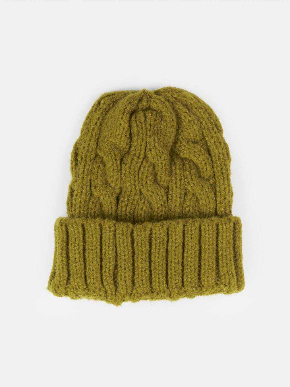 Basic knitted beanie