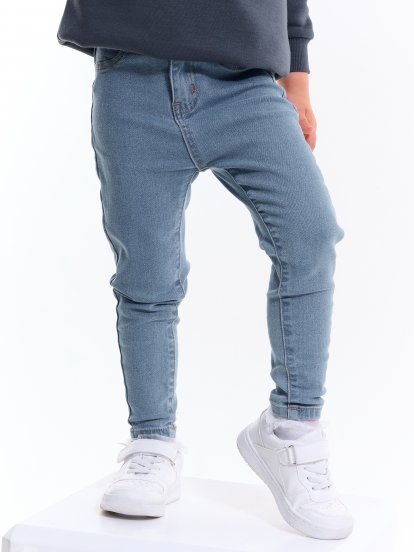 Elastyczne jeansy skinny z wysokim stanem