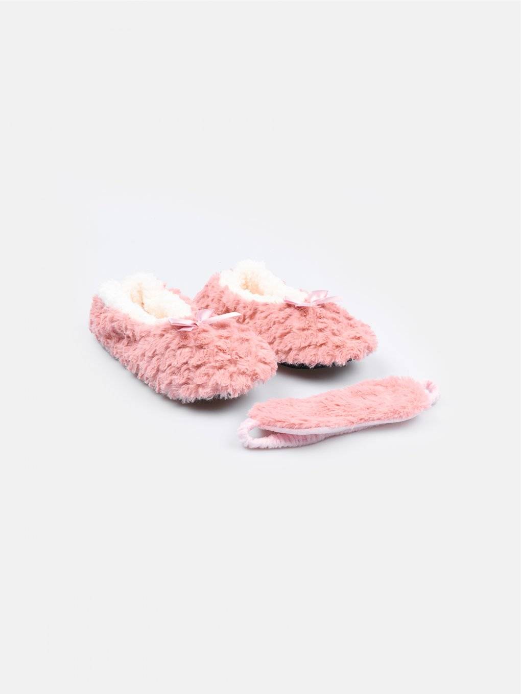 Insulated slippers with bow