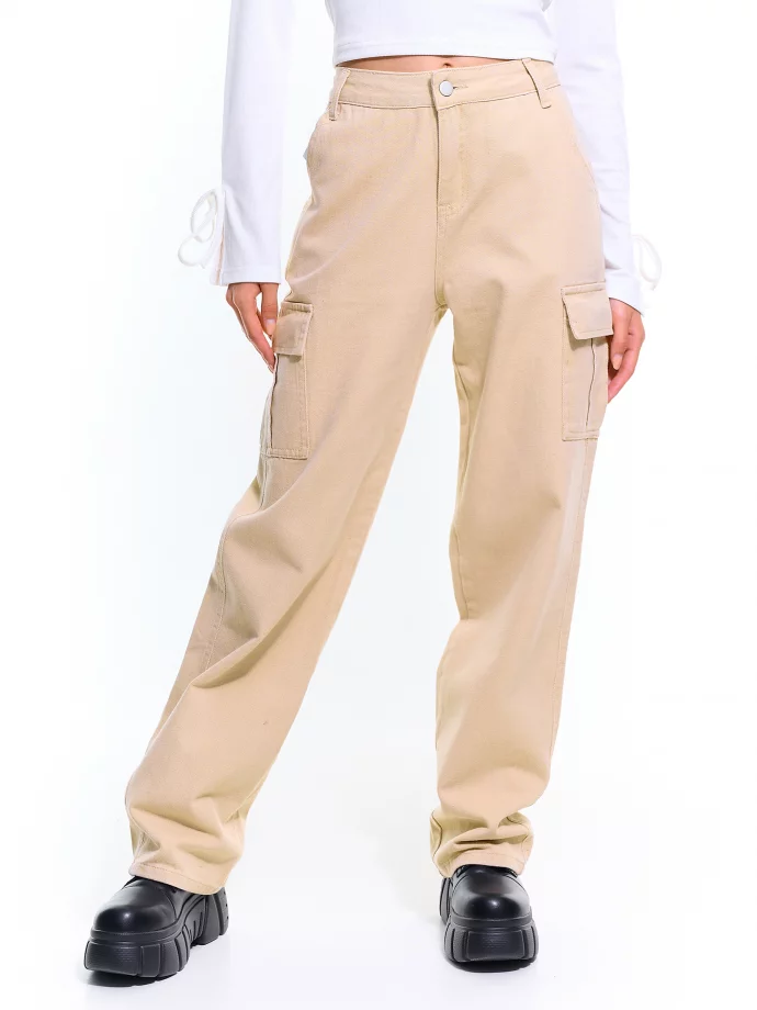 Kalhoty rovného střihu s cargo kapsami
