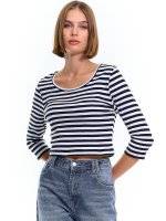 Cropped striped t-shirt
