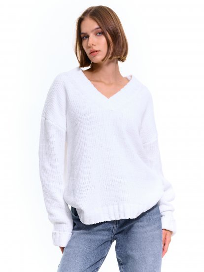 Ženilkový pulovr s véčkovým výstřihem