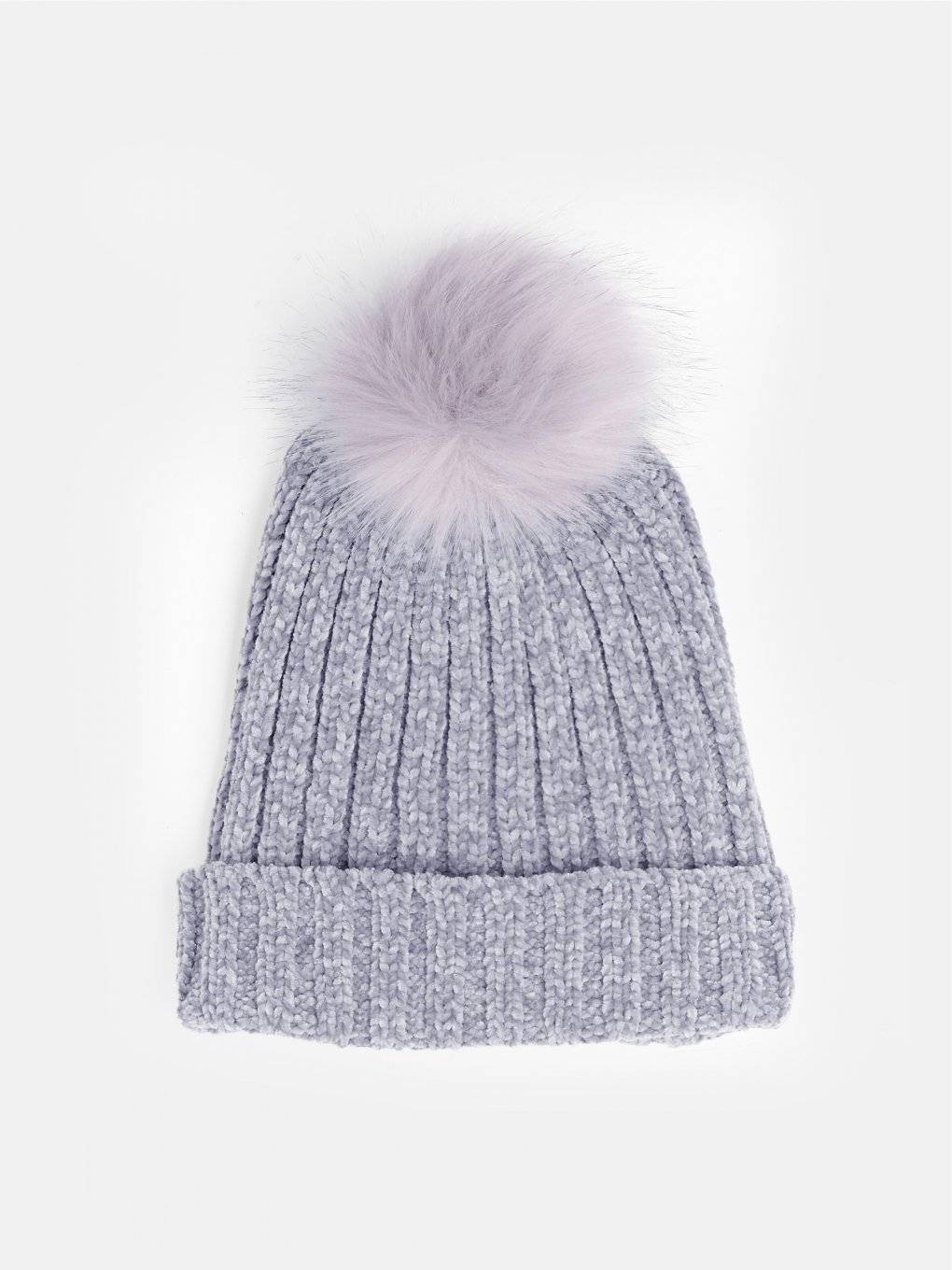 Chenille beanie with pompom