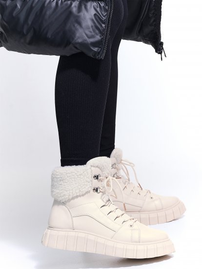 Lace-up warm ankle boots