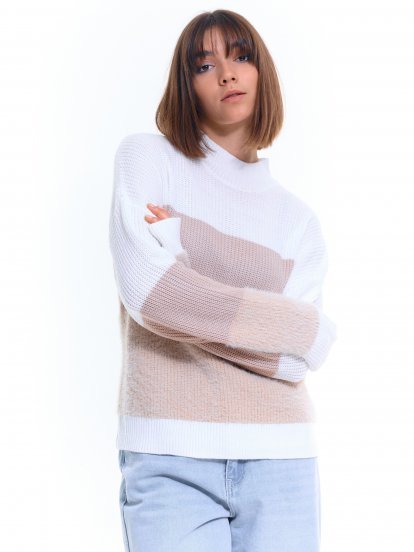 Kombinovaný viacfarebný sveter