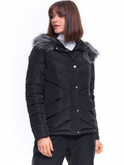 Prošivena zimska jakna s krznom