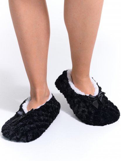 Insulated slippers + sleeping mask