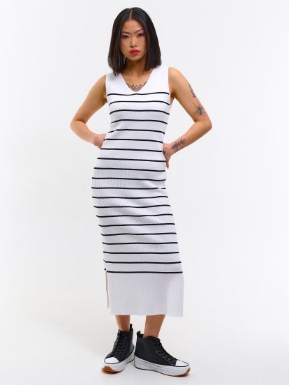 Ladies striped dress without sleeves