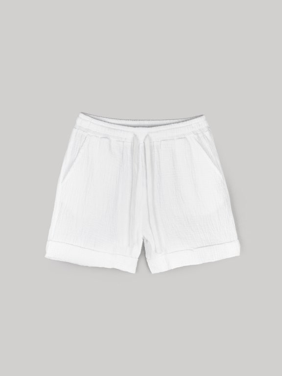 Shorts with pockets