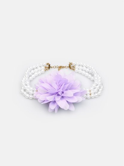 Korálkový náhrdelník s oddeliteľnou kvetinou