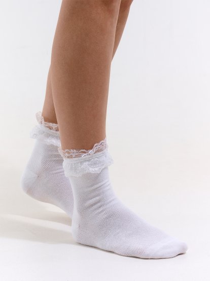 Vysoké ponožky s čipkou