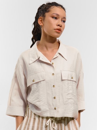 Ladies blouse with pockets
