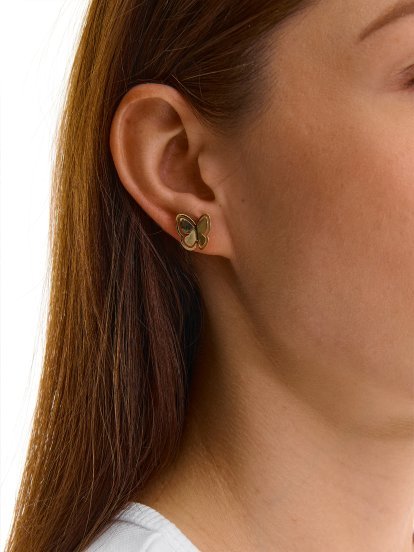 Basic earrings in butterfly shape