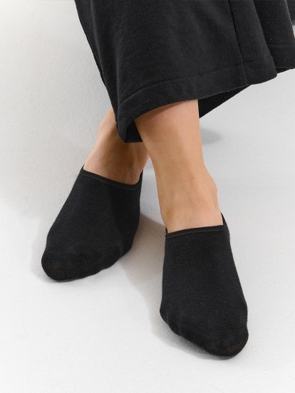 Ponožky so silikónovým prúžkom