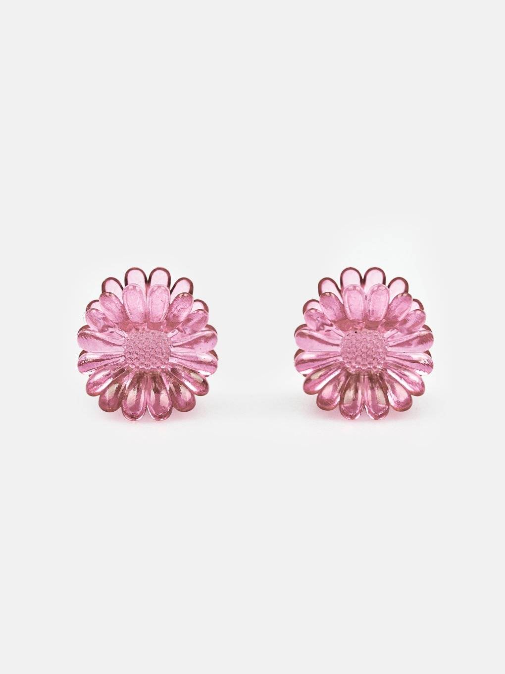 Set of hair clips in flower shape