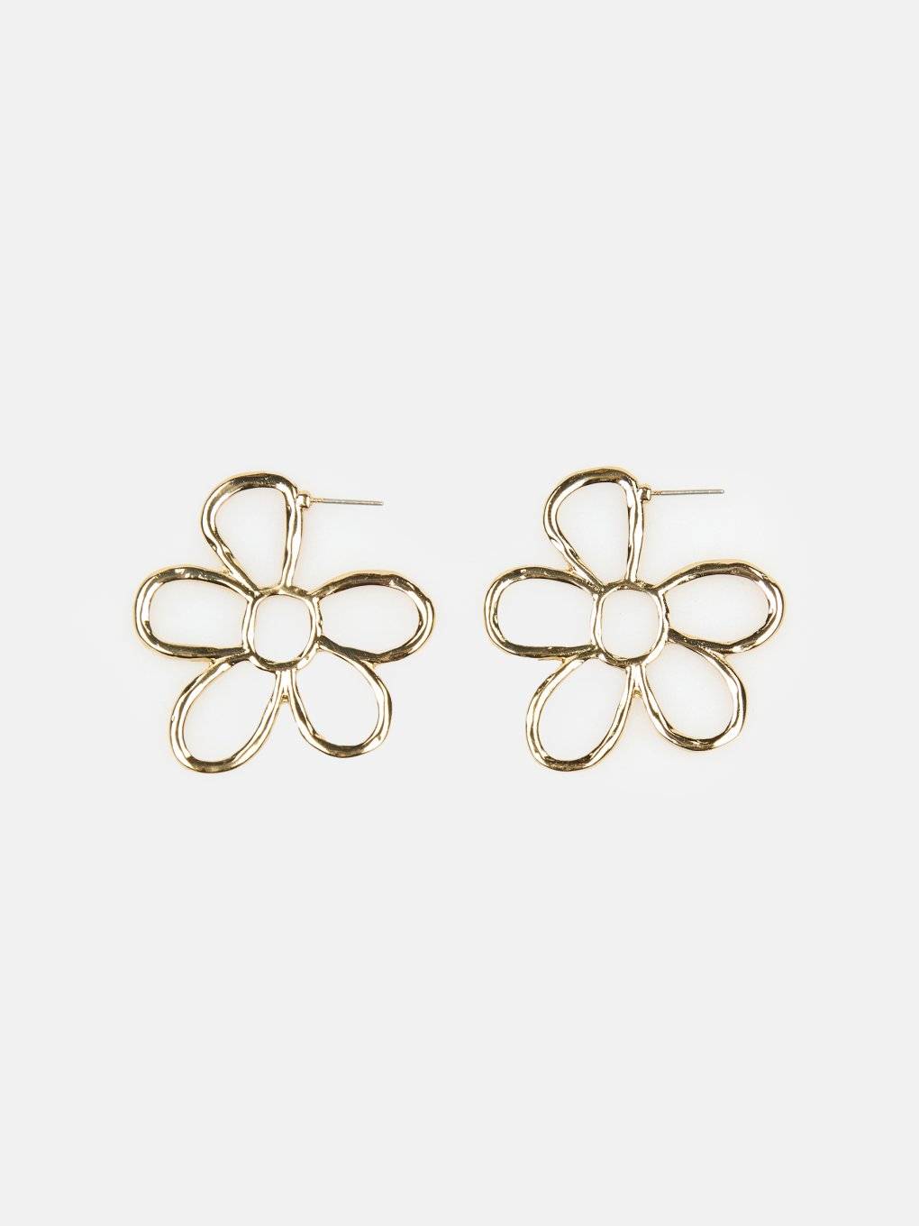 Metal earrings in flower shape