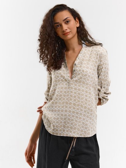 Ženska bluza z vzorcem