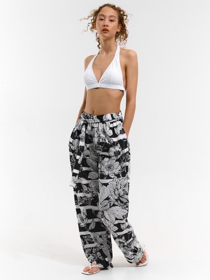 Printed wide leg pants with belt