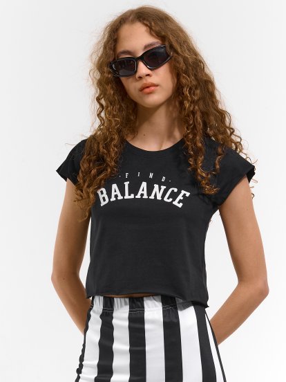 Crop t-shirt with print