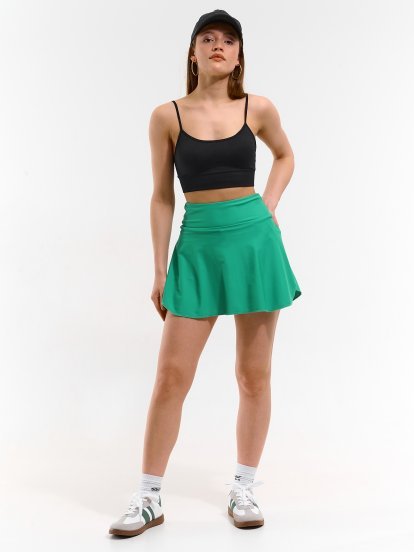 Sportska suknja s unutrašnjim kratkim hlačama