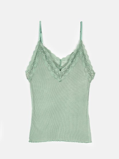 Ribbed tank with lace