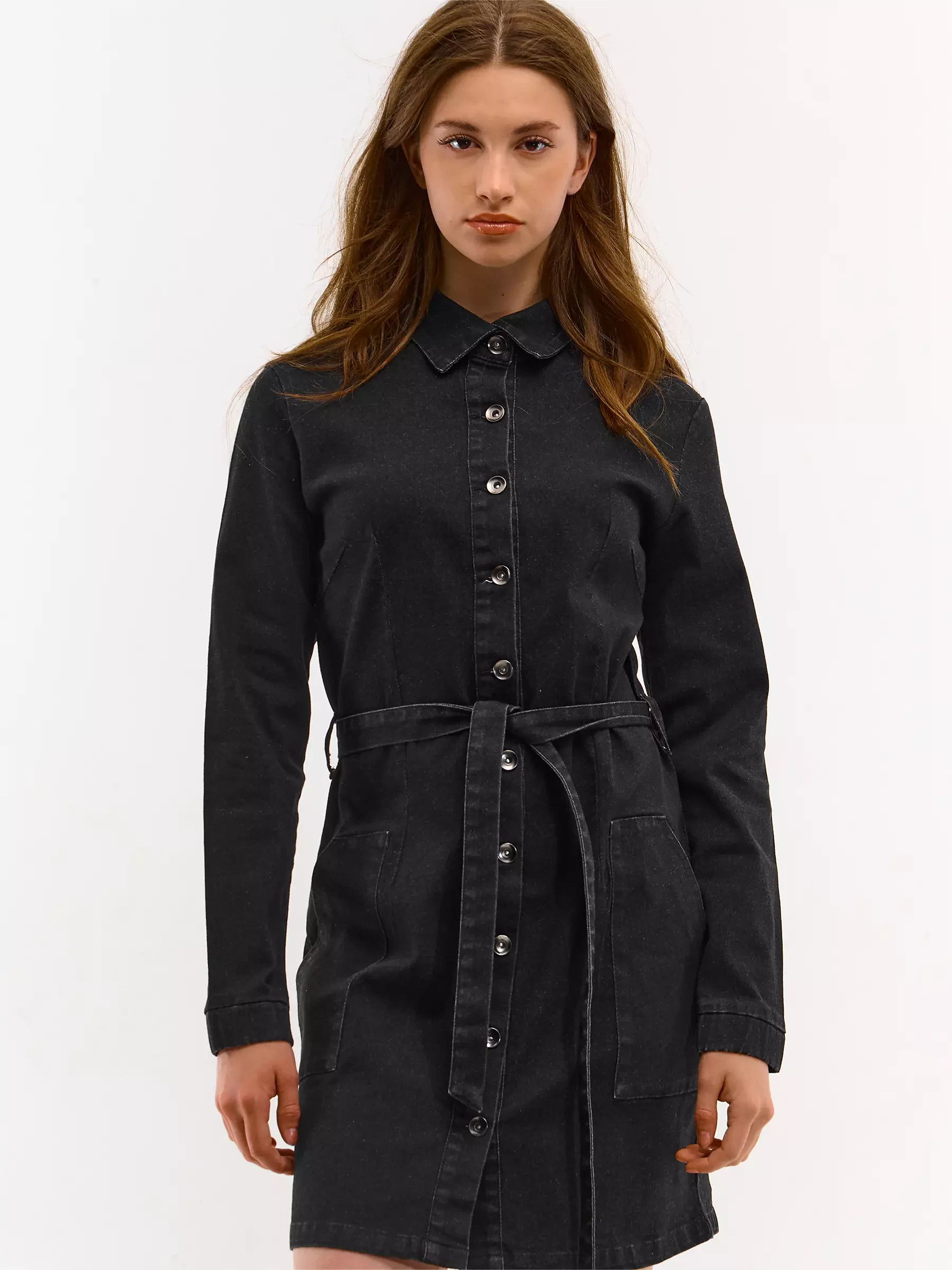 denim dress with black belt Sleeveless halter-neck denim dress comes with a black belt for that perfect fitting (Imported) Real product pictures shown. Size:S-XL Delivery within November