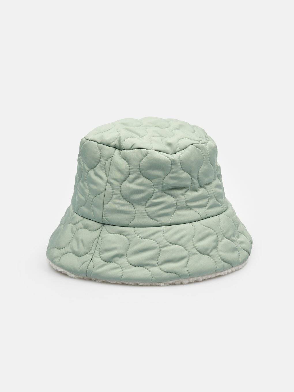 Reversible insulated bucket hat