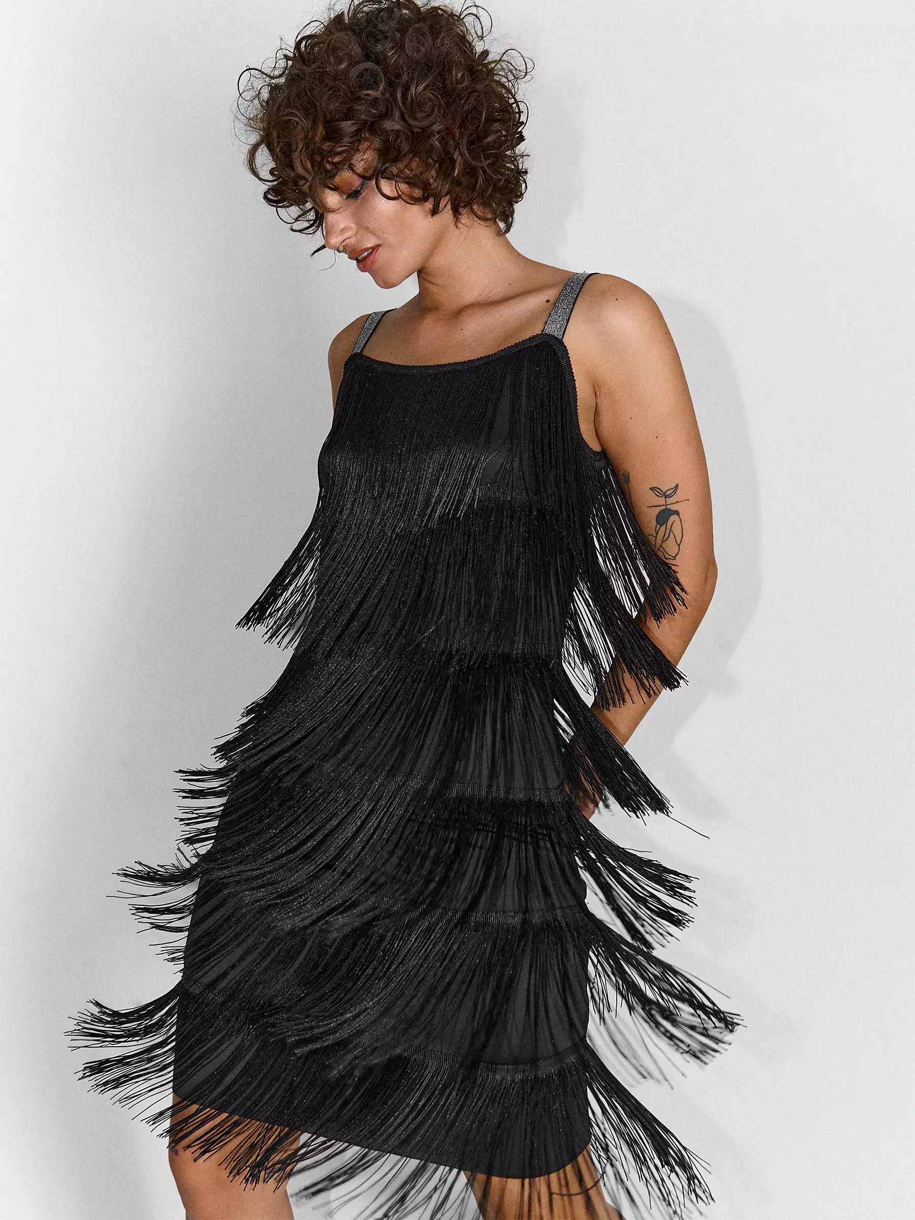long sleeve black dress backless Black Off Shoulder Long Sleeve Scrunch Butt Open Back Midi Dress Small